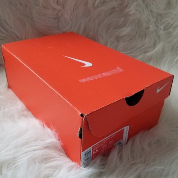 Nike Mercurial Vapor 13 Indoor Soccer Shoes - Picture 7 of 15